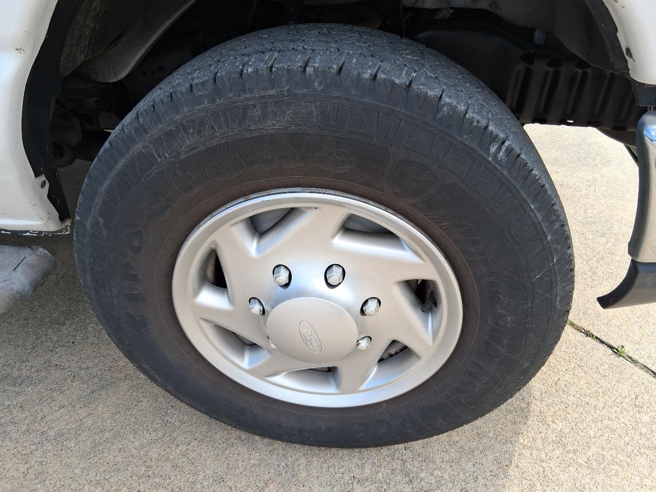 Ford Econoline Cargo Van E-250 Commercial 2014