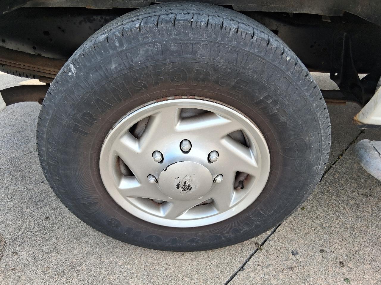 Ford Econoline Cargo Van E-250 Commercial 2014