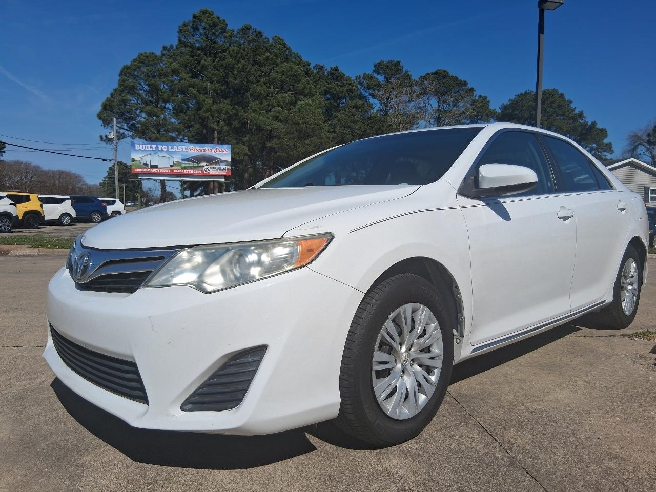 Toyota Camry 4dr Sdn I4 Auto LE (Natl) *Ltd Avail* 2012