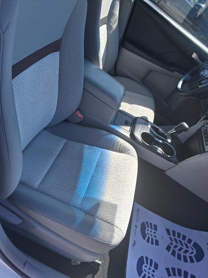 Toyota Camry 4dr Sdn I4 Auto LE (Natl) *Ltd Avail* 2012