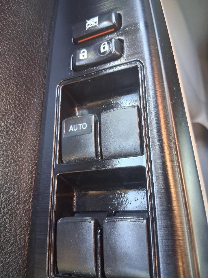 Toyota Camry 4dr Sdn I4 Auto LE (Natl) *Ltd Avail* 2012