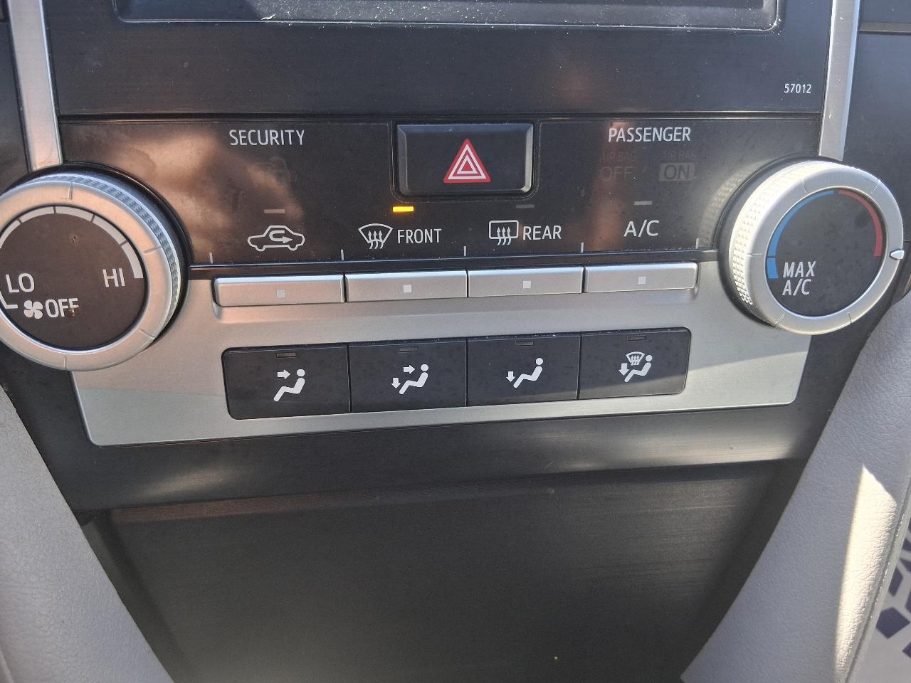 Toyota Camry 4dr Sdn I4 Auto LE (Natl) *Ltd Avail* 2012