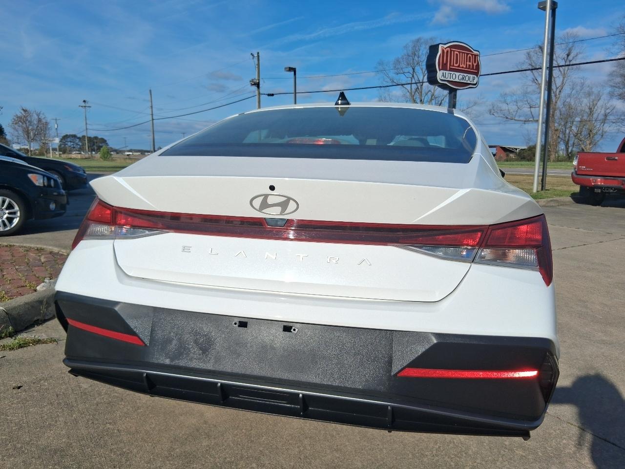 Hyundai Elantra SE IVT 2024