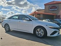 2024 Hyundai Elantra 