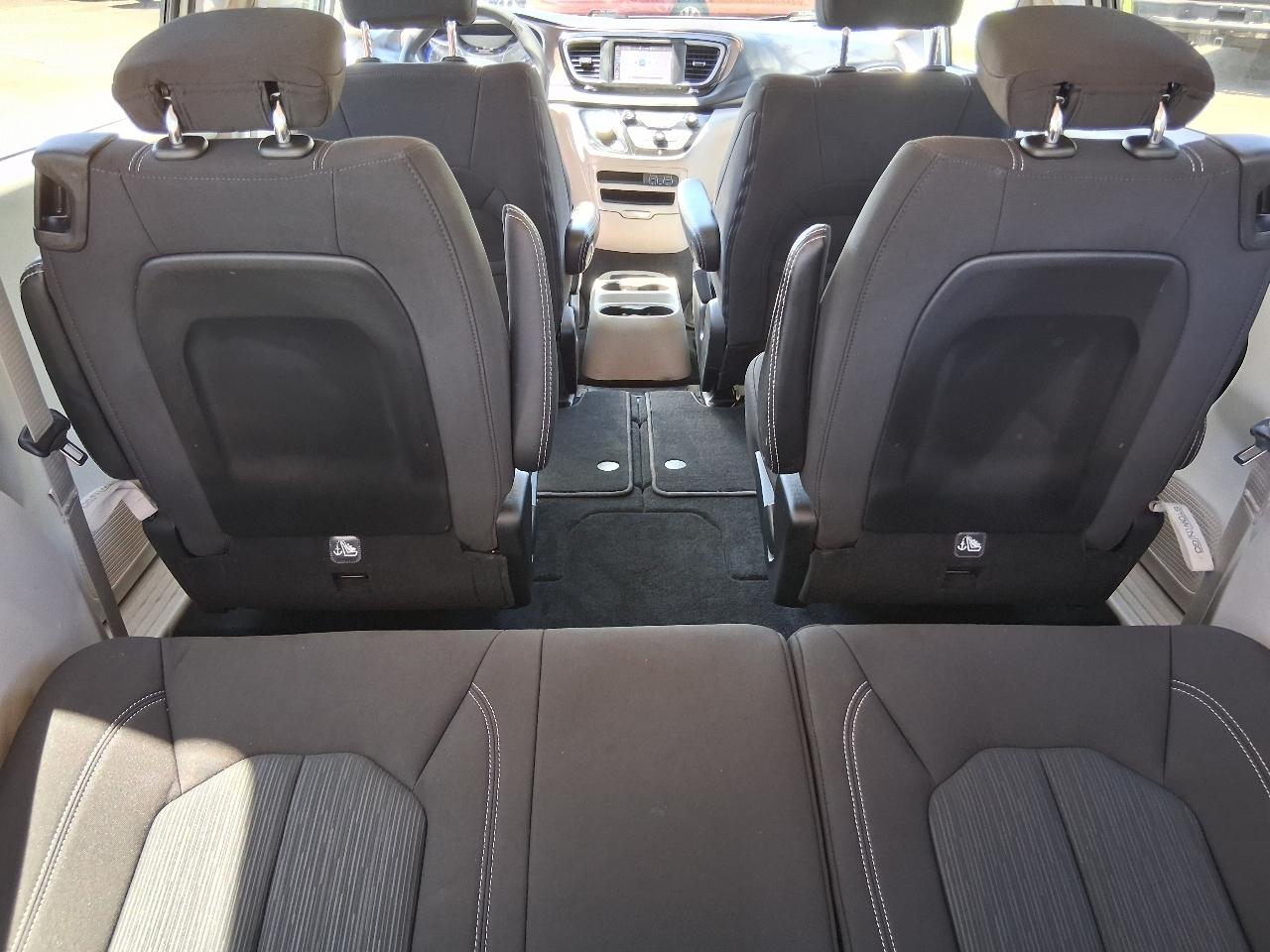 Chrysler Voyager LX FWD 2024