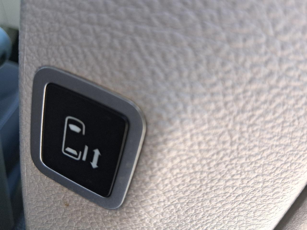 Chrysler Voyager LX FWD 2024