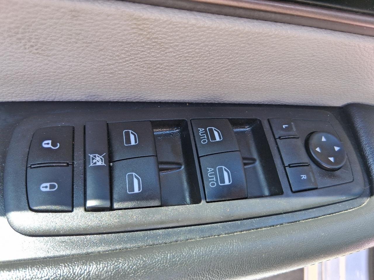 Chrysler Voyager LX FWD 2024