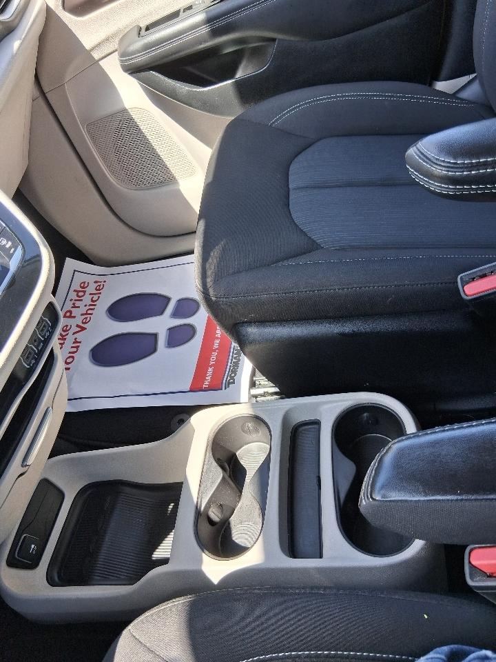 Chrysler Voyager LX FWD 2024