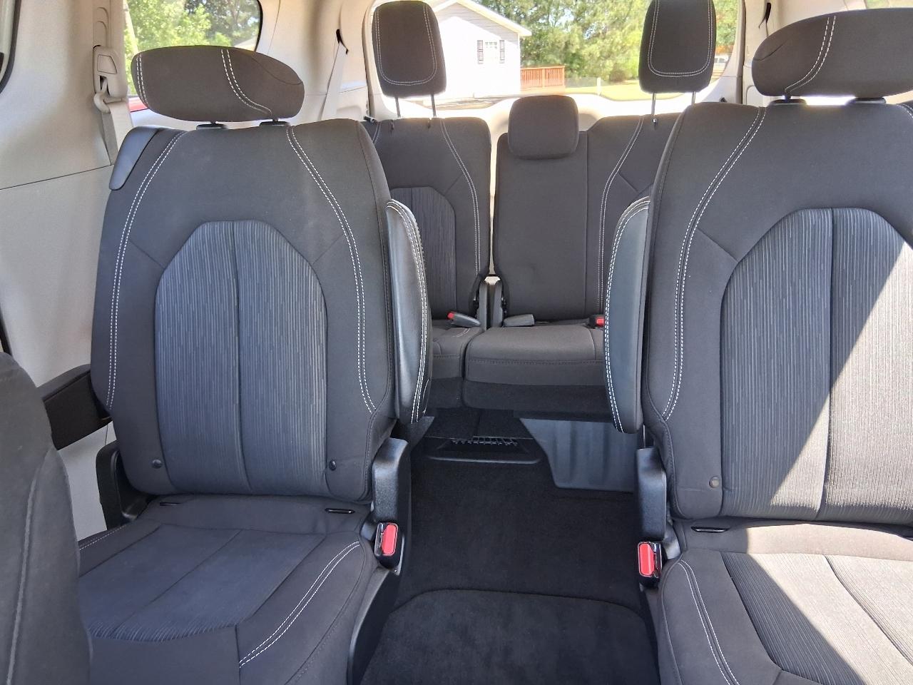 Chrysler Voyager LX FWD 2024