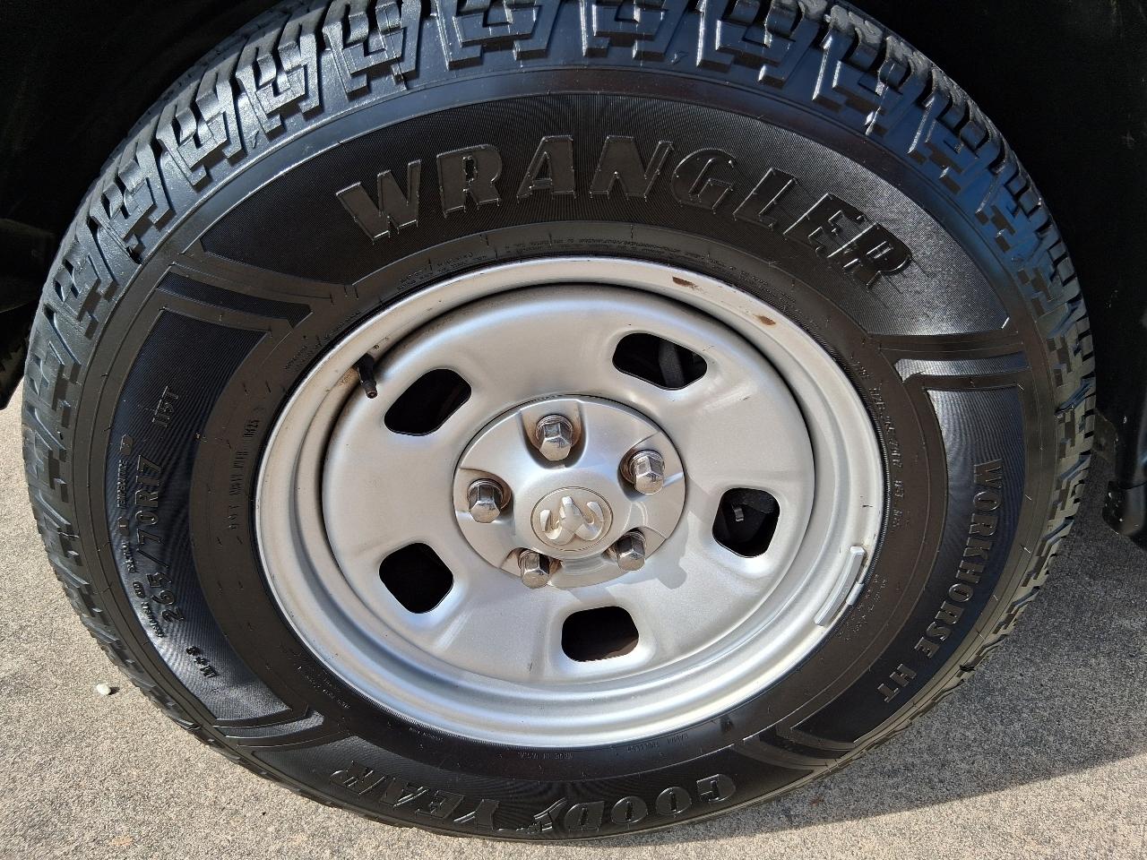 RAM 1500 Classic Tradesman 4x2 Reg Cab 8' Box 2019