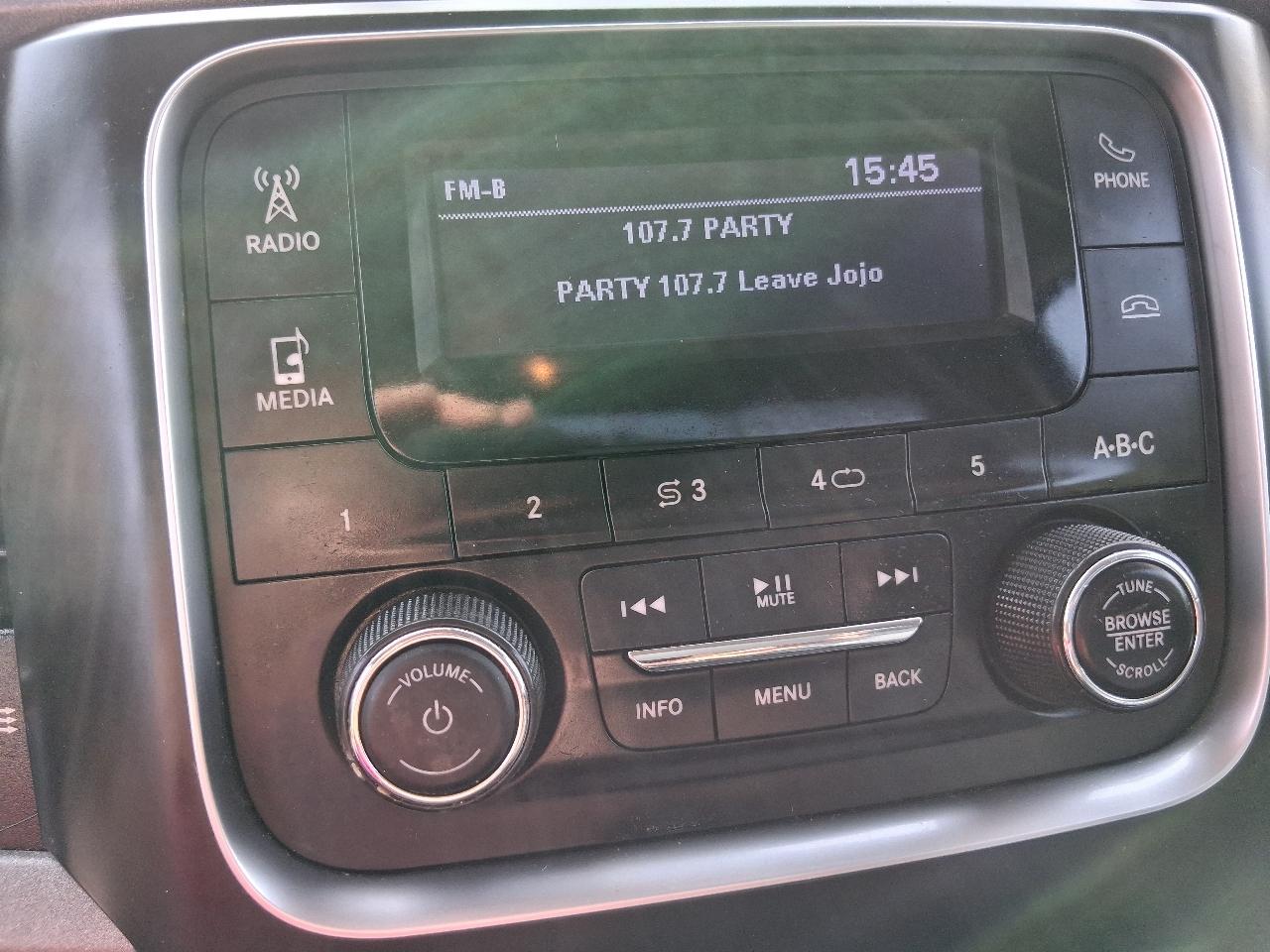 RAM 1500 Classic Tradesman 4x2 Reg Cab 8' Box 2019