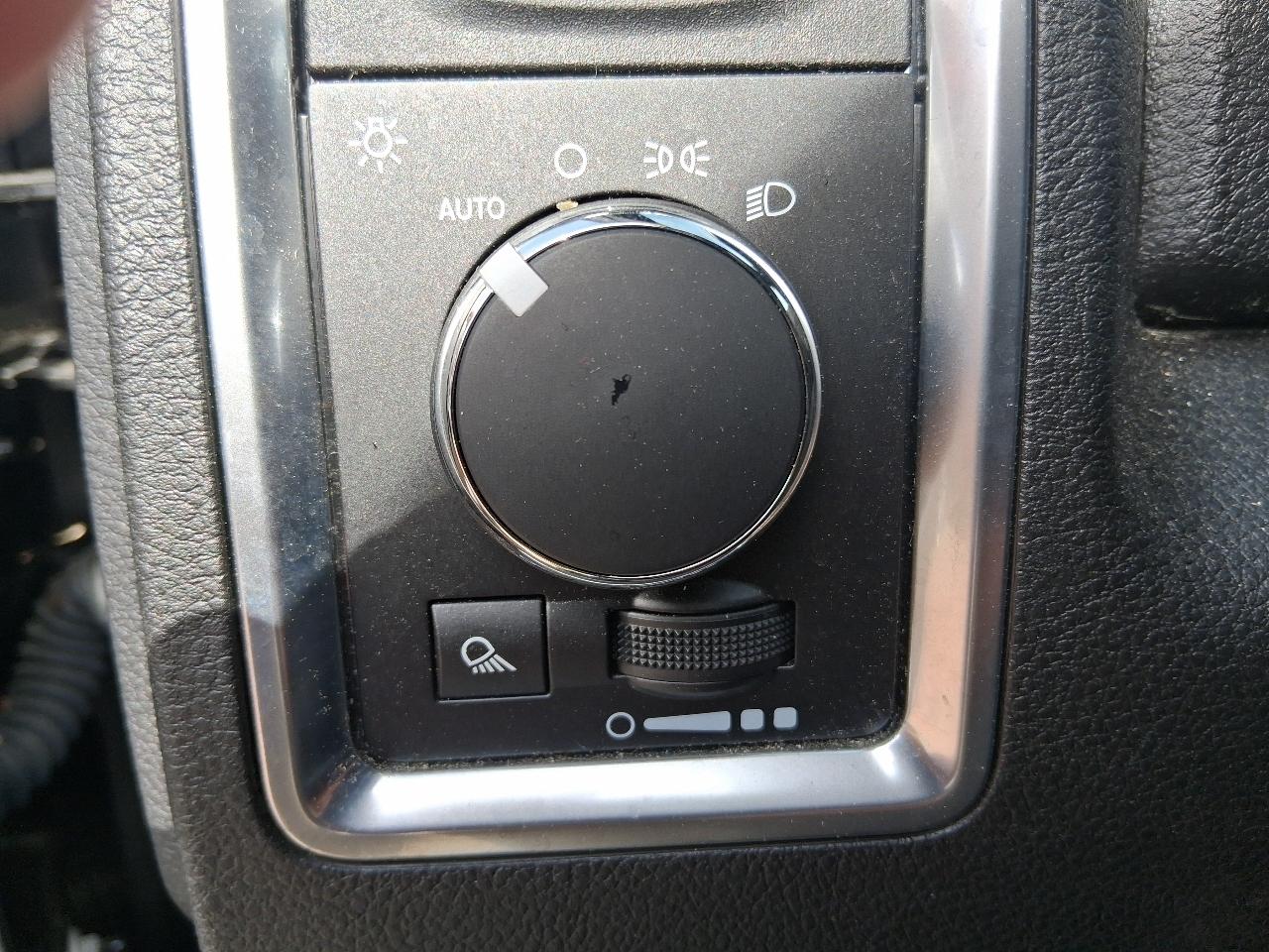 RAM 1500 Classic Warlock 4x4 Crew Cab 5'7" Box 2022