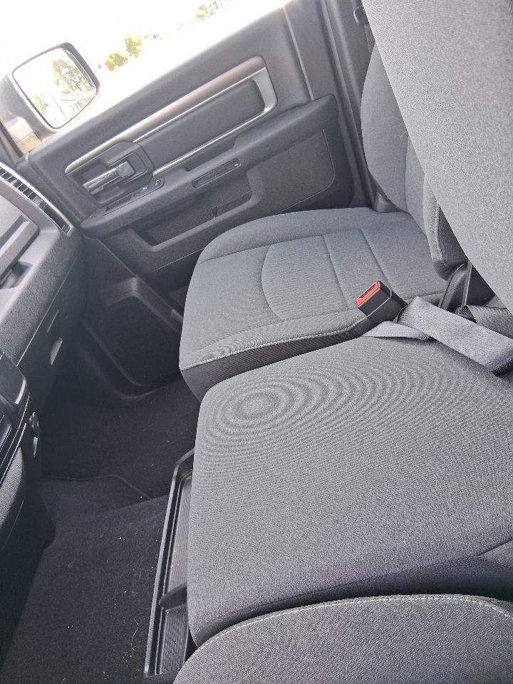 RAM 1500 Classic Warlock 4x4 Crew Cab 5'7" Box 2022