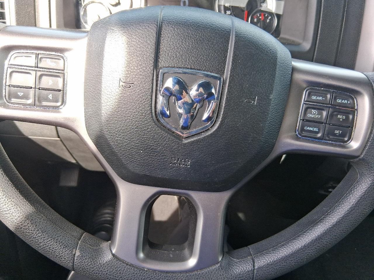 RAM 1500 Classic Warlock 4x4 Crew Cab 5'7" Box 2022