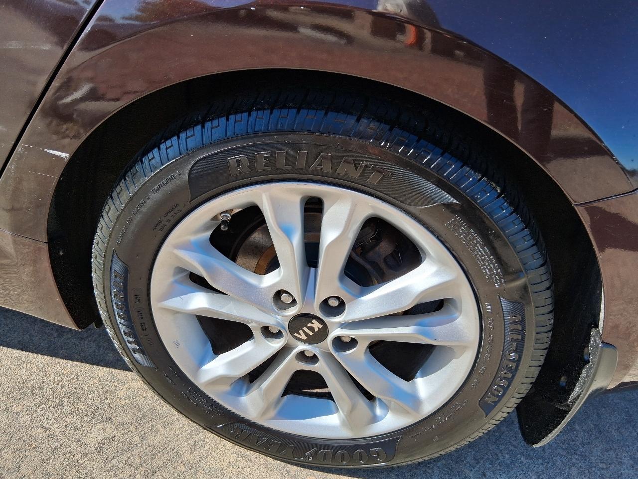Kia Optima 4dr Sdn 2.4L Auto EX 2011