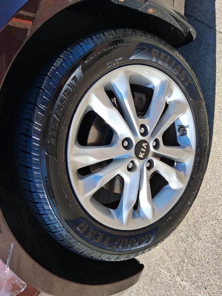 Kia Optima 4dr Sdn 2.4L Auto EX 2011