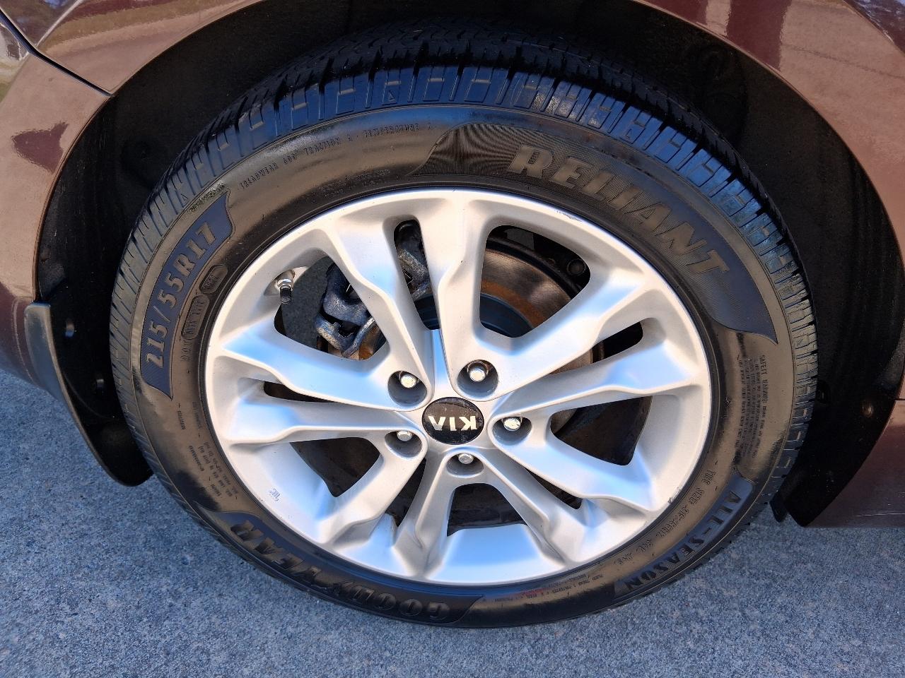 Kia Optima 4dr Sdn 2.4L Auto EX 2011