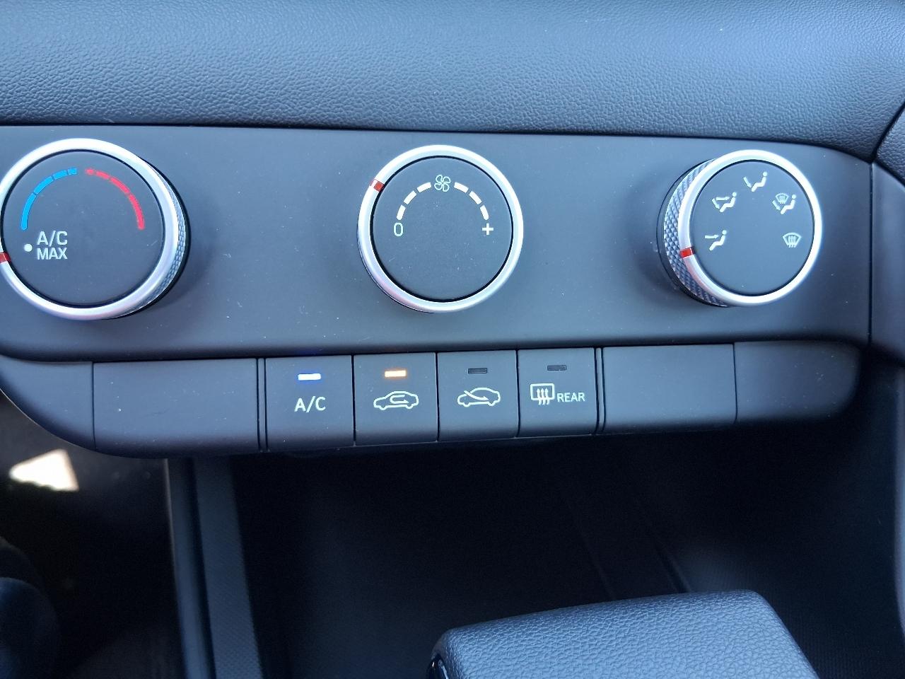 Hyundai Elantra SE IVT 2021