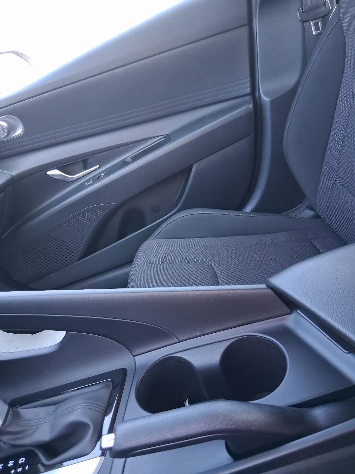 Hyundai Elantra SE IVT 2021