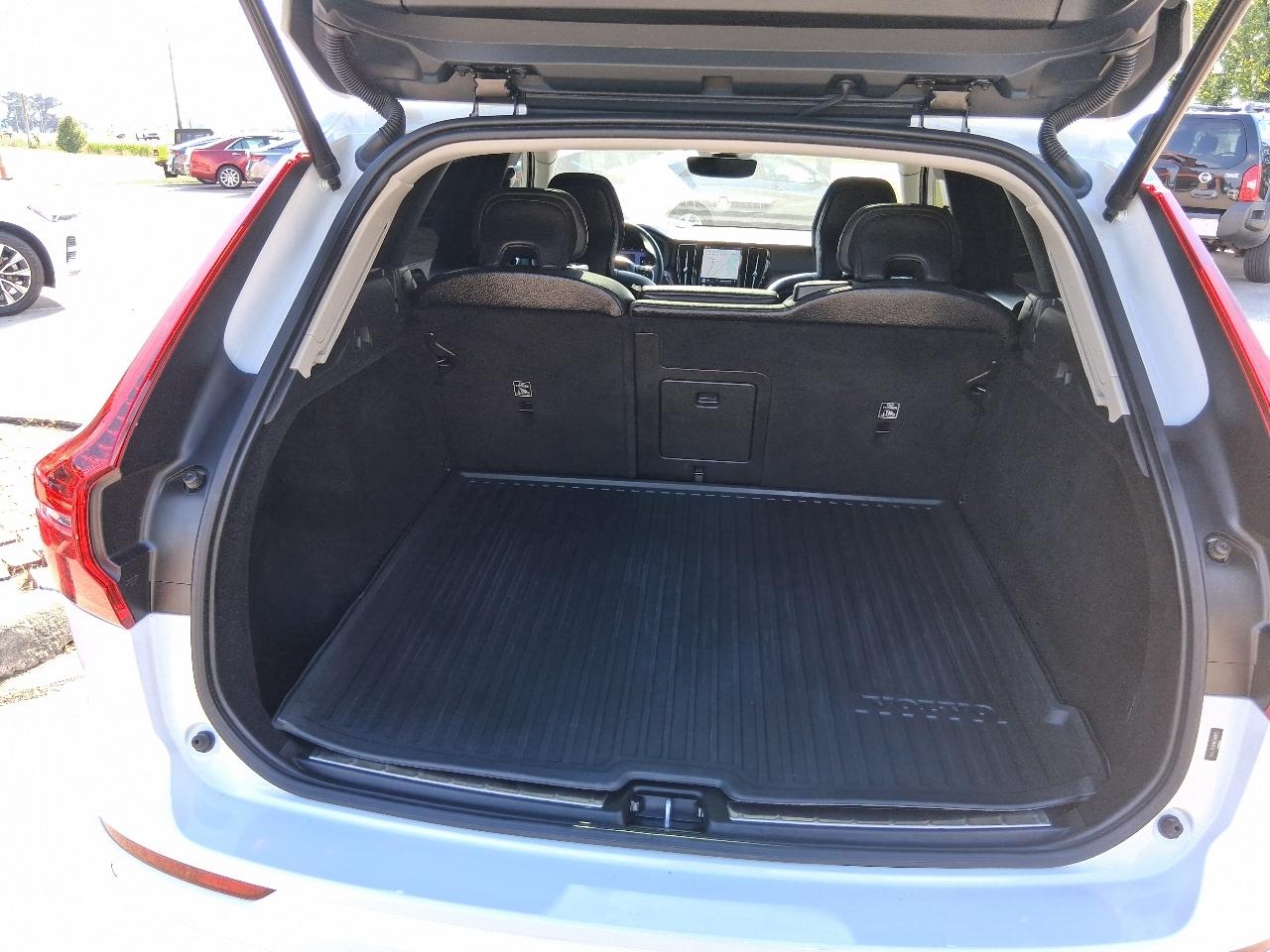 Volvo XC60 B5 FWD Momentum 2022