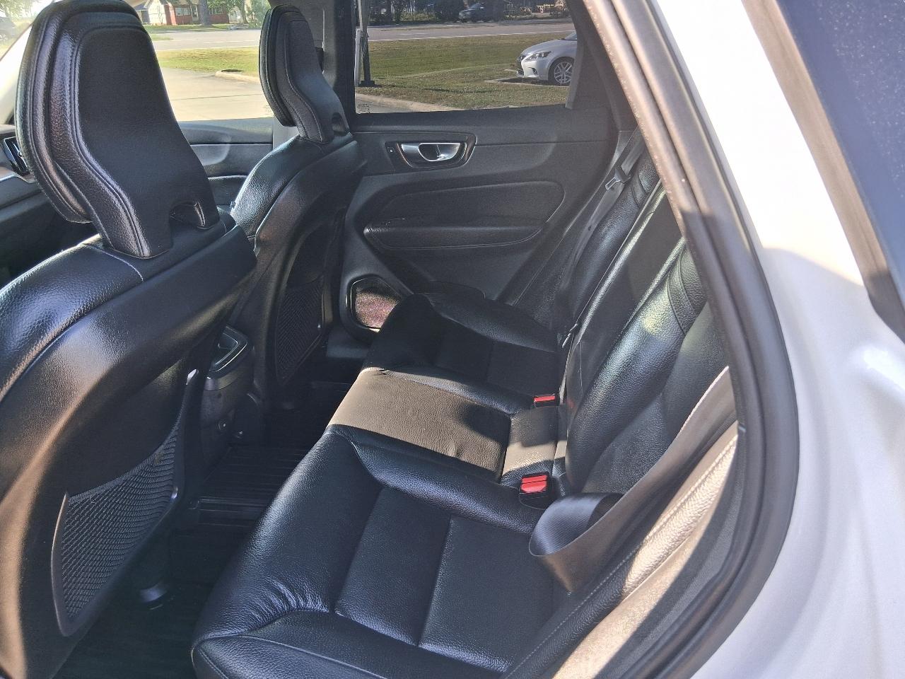 Volvo XC60 B5 FWD Momentum 2022