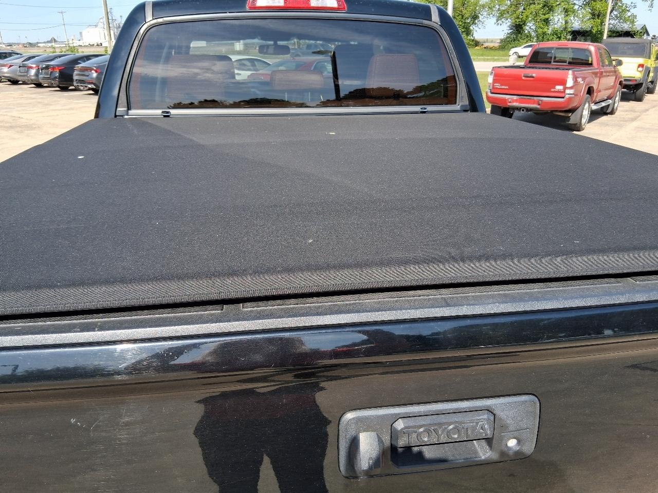 Toyota Tundra 4WD Truck CrewMax 5.7L V8 6-Spd AT 1794 (Natl) 2014
