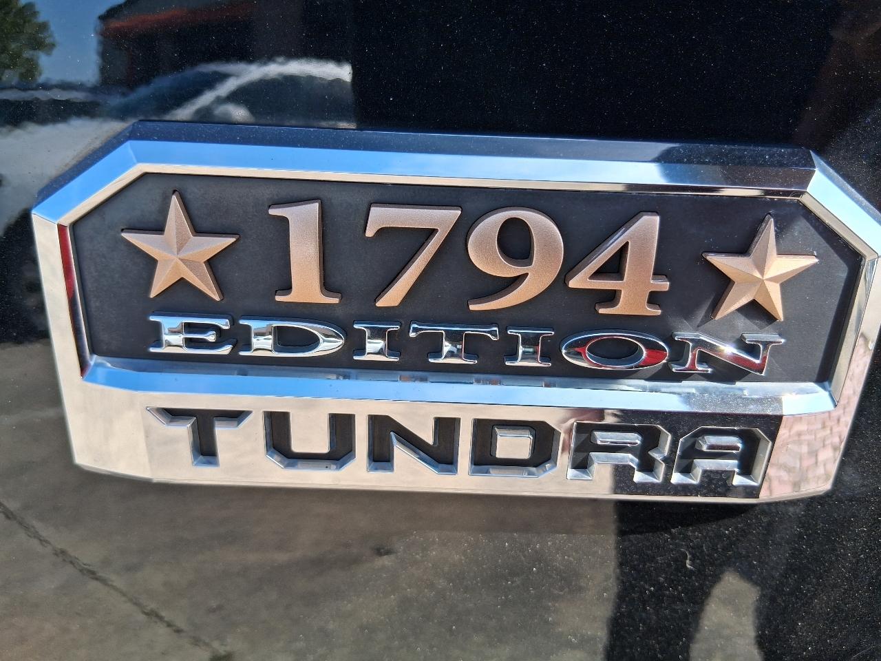 Toyota Tundra 4WD Truck CrewMax 5.7L V8 6-Spd AT 1794 (Natl) 2014