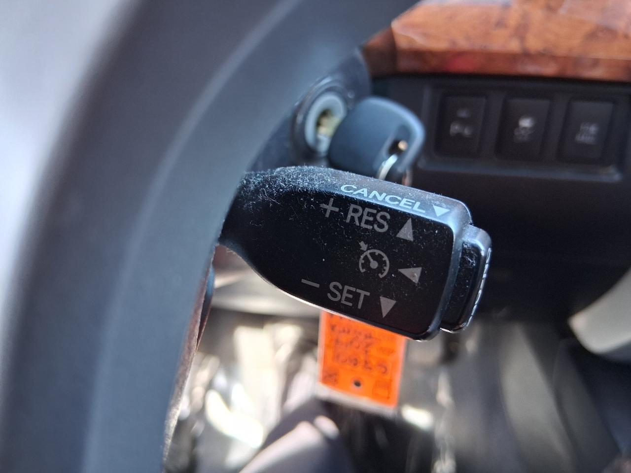 Toyota Tundra 4WD Truck CrewMax 5.7L V8 6-Spd AT 1794 (Natl) 2014