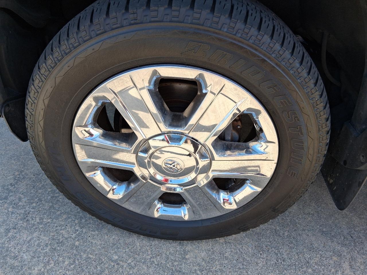 Toyota Tundra 4WD Truck CrewMax 5.7L V8 6-Spd AT 1794 (Natl) 2014