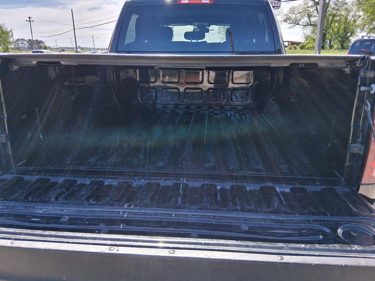 RAM 1500 Classic Warlock 4x4 Crew Cab 5'7" Box 2022