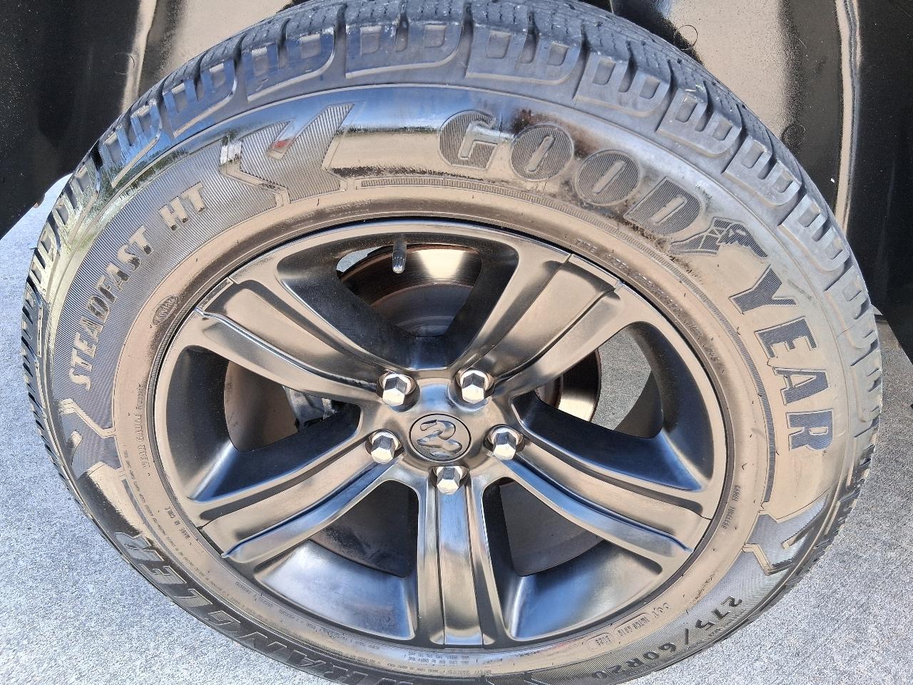 RAM 1500 Classic Warlock 4x4 Crew Cab 5'7" Box 2022