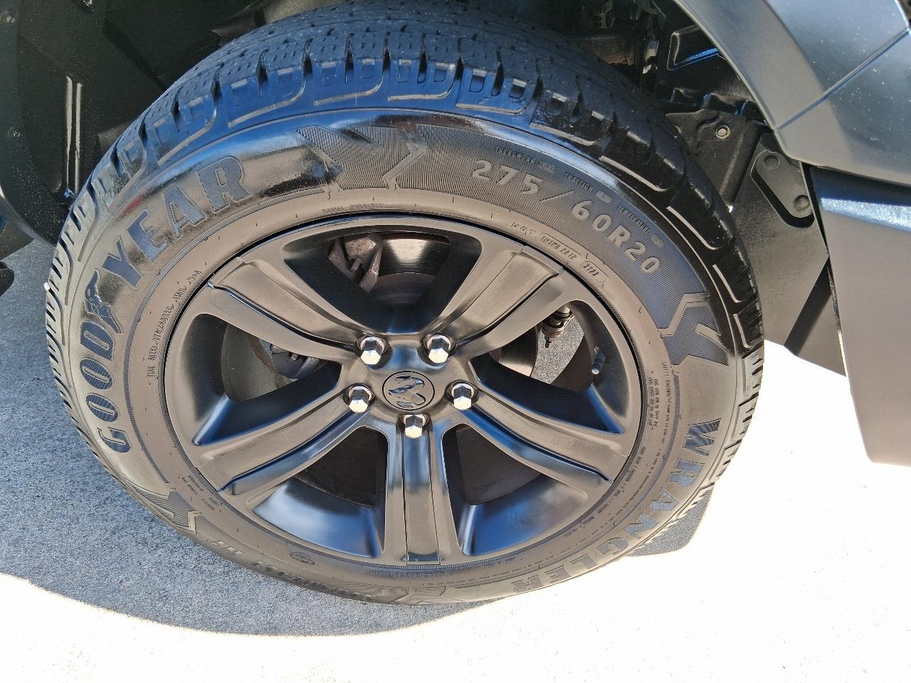 RAM 1500 Classic Warlock 4x4 Crew Cab 5'7" Box 2022