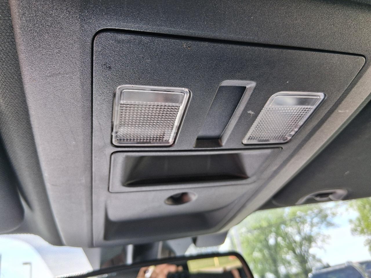 RAM 1500 Classic Warlock 4x4 Crew Cab 5'7" Box 2022