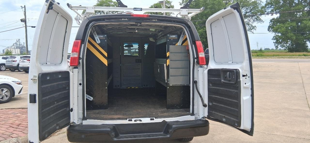 GMC Savana Cargo Van RWD 2500 135" 2023