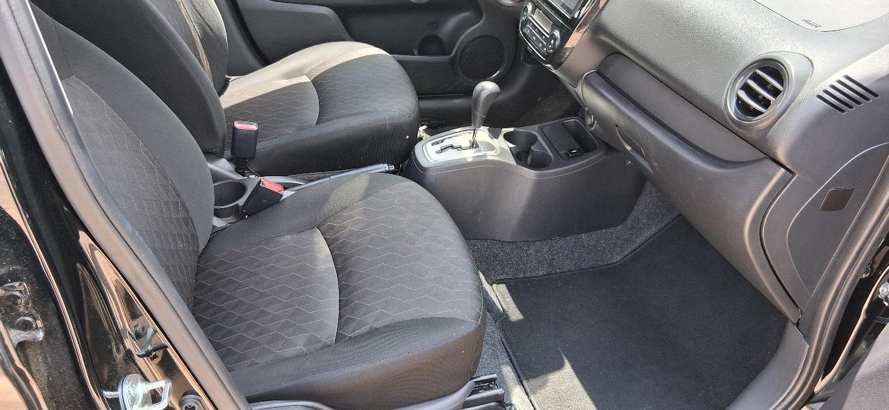Mitsubishi Mirage ES CVT 2024
