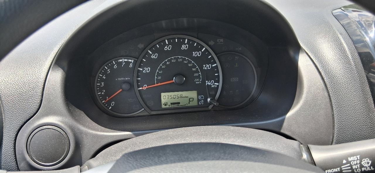 Mitsubishi Mirage ES CVT 2024