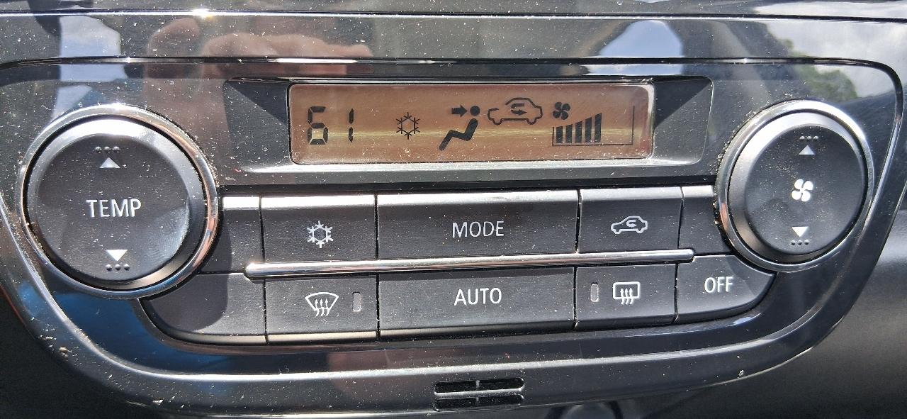 Mitsubishi Mirage ES CVT 2024