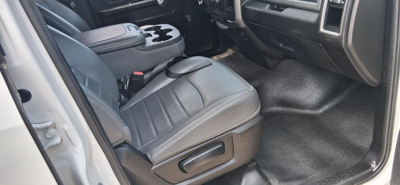 RAM 1500 Classic Tradesman 4x2 Quad Cab 6'4" Box 2019