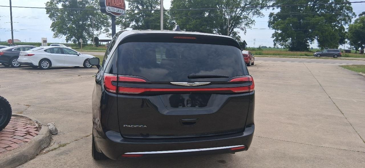Chrysler Pacifica Touring L FWD 2023