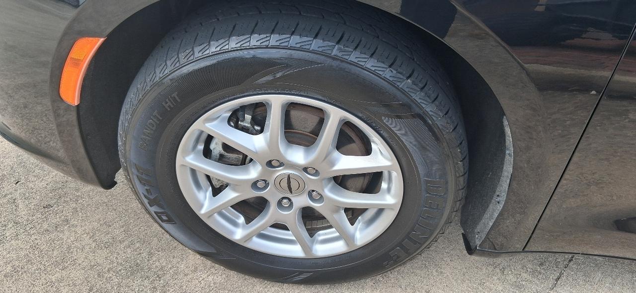 Chrysler Pacifica Touring L FWD 2023