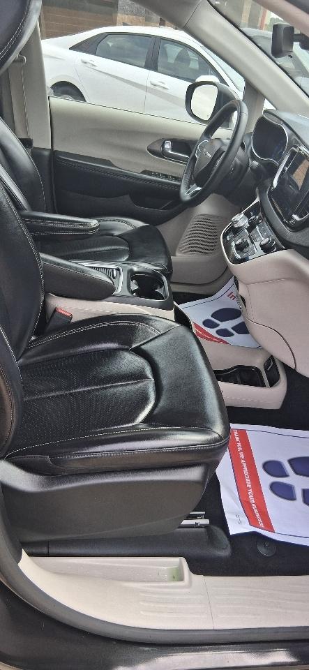 Chrysler Pacifica Touring L FWD 2023