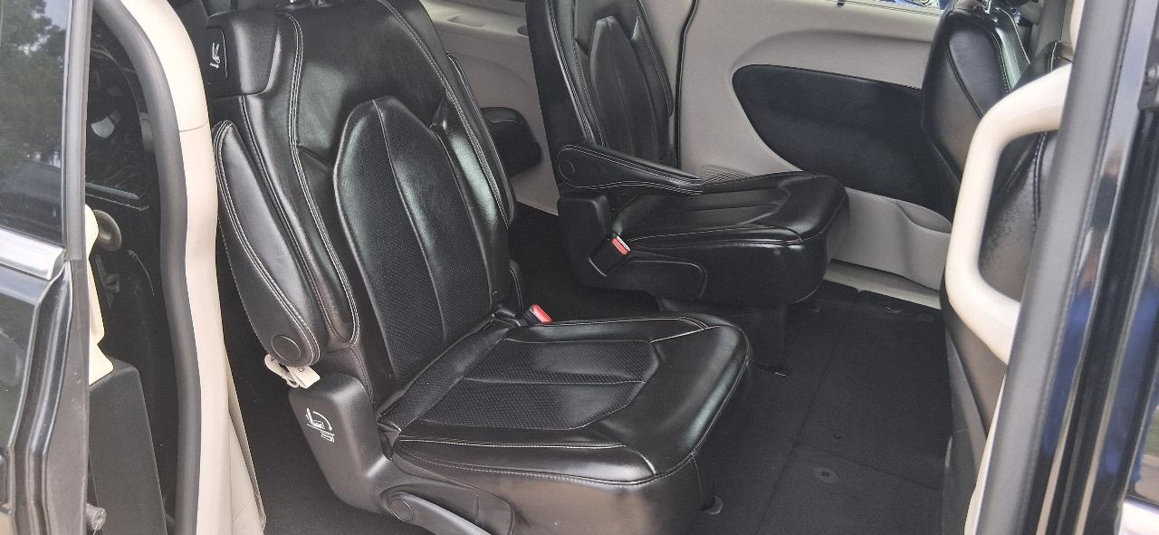 Chrysler Pacifica Touring L FWD 2023