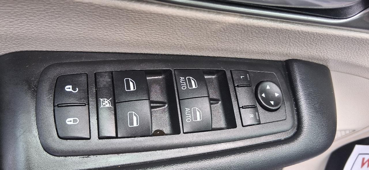 Chrysler Pacifica Touring L FWD 2023