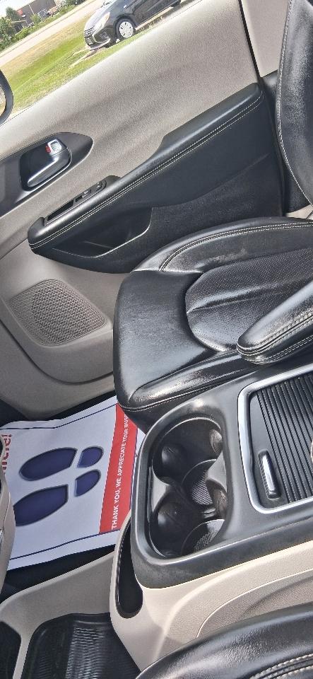 Chrysler Pacifica Touring L FWD 2023