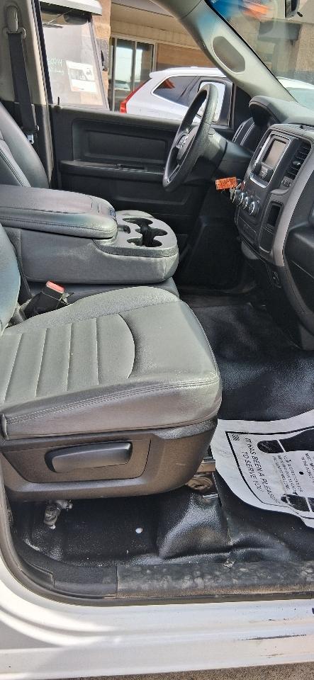 RAM 1500 Classic Tradesman 4x2 Quad Cab 6'4" Box 2019