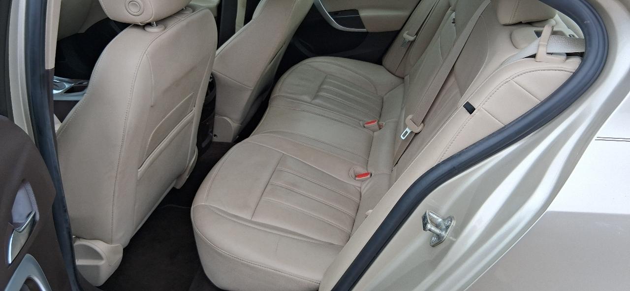Buick Regal 4dr Sdn Premium I FWD 2015