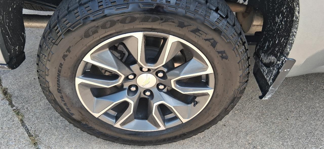 Chevrolet Silverado 1500 Crew Cab Crew Cab 143.5" WB 4WD Z71 2024
