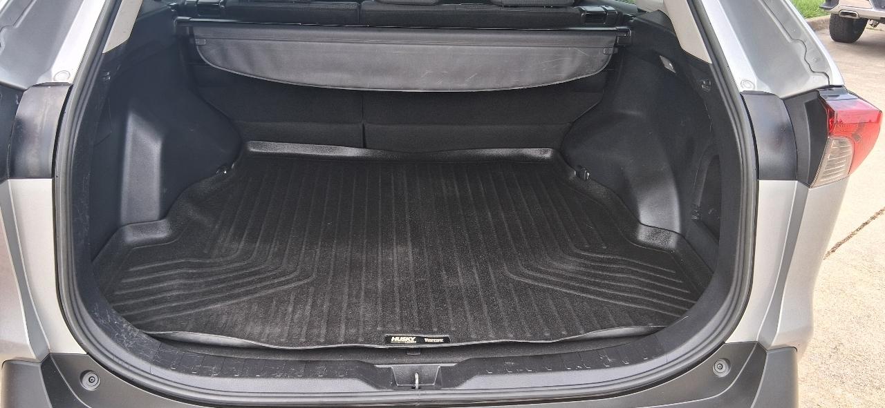 Toyota RAV4 Hybrid LE AWD (Natl) 2021