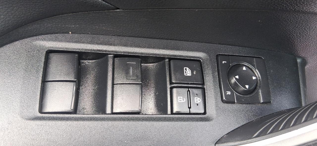 Toyota RAV4 Hybrid LE AWD (Natl) 2021