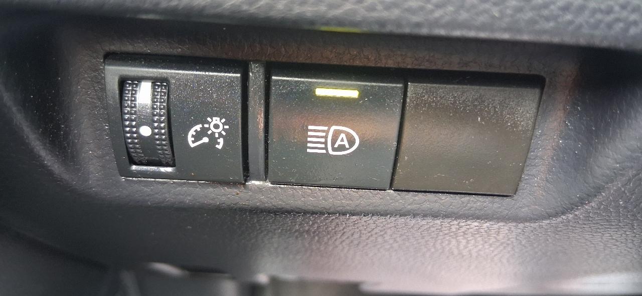 Toyota RAV4 Hybrid LE AWD (Natl) 2021